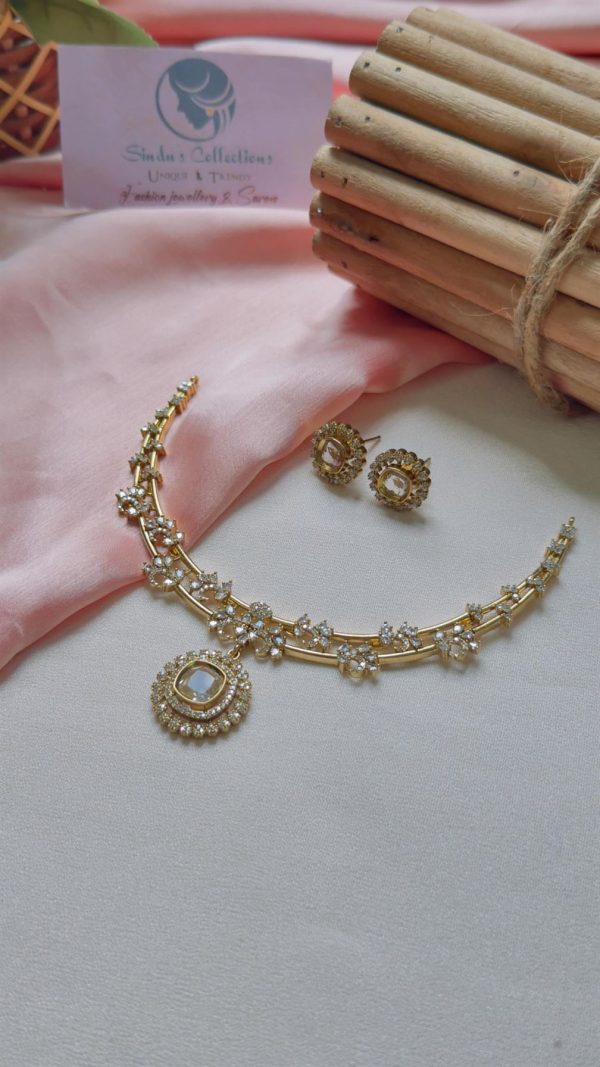 Premium Antique Gold Ad Necklace(Pearl White)
