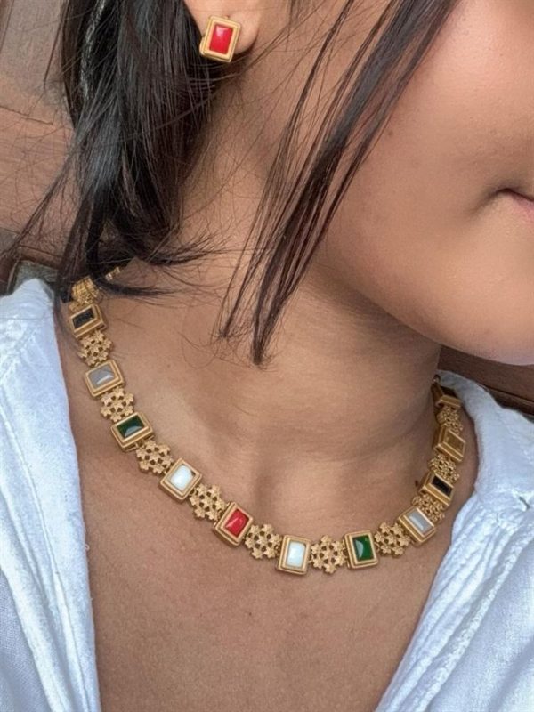 Navaratana Antique Gold Necklace