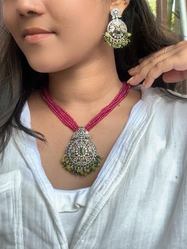 Premium pink pearl with light and dark beads with ad pendant