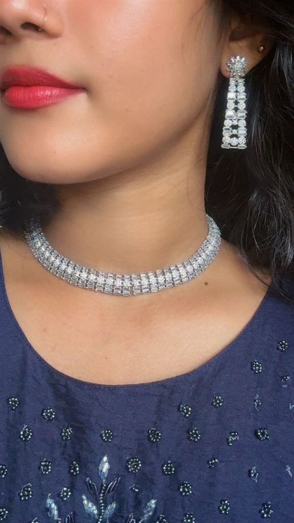 Premium exclusive ad necklace with earrings