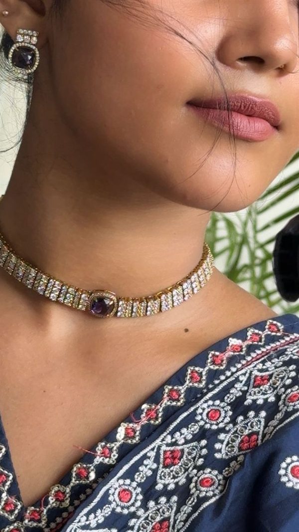 Ad high neck choker with earrings